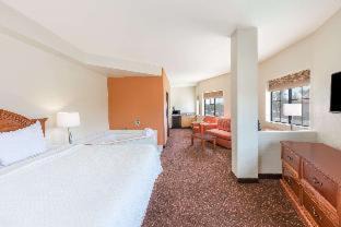 Cortaro Hotel | Days Inn & Suites by Wyndham Tucson/Marana