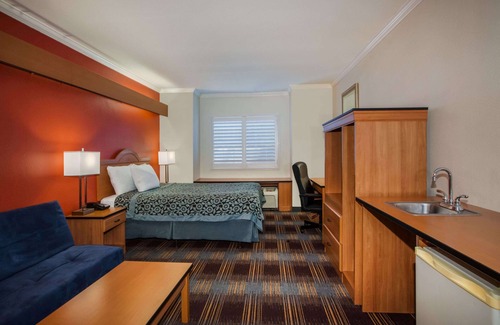Antioch Hotel | Days Inn & Suites by Wyndham Antioch