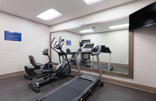 Barker Hotel | Days Inn & Suites by Wyndham Houston NW Cypress