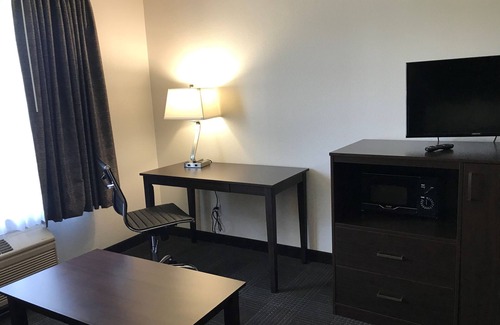 Gresham Hotel | Days Inn & Suites by Wyndham Gresham