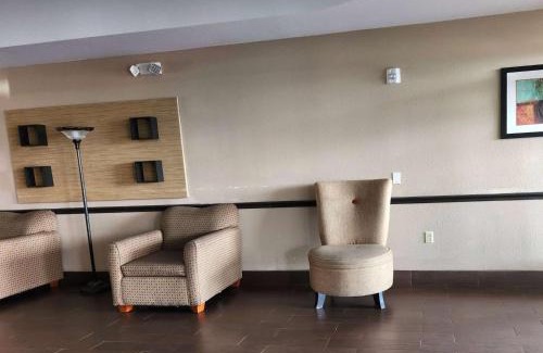 Mission Bend Hotel | Days Inn & Suites by Wyndham Houston/West Energy Corridor