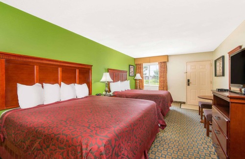 Wichita Hotel | Days Inn & Suites by Wyndham Wichita