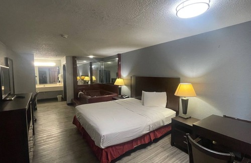 Winnie Hotel | Days Inn & Suites by Wyndham Winnie