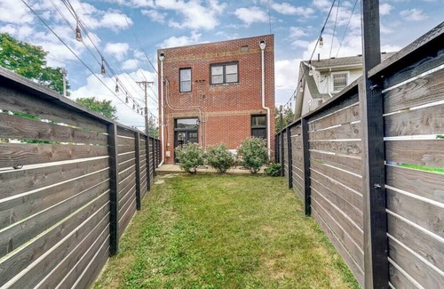 Dayton House | Dayton Loft close to DT, Oregon, UD (Sleeps 6)