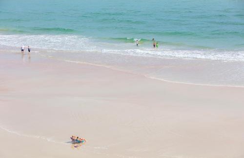 Daytona Beach Shores Apartment | Daytona Beach Shores Ocean Front Balcony 2Beds 2BA King STE and 2Queens - Shores Club 805