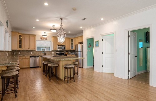 Crystal Beach House | Daze In The Sun 3 Bedroom Home by RedAwning