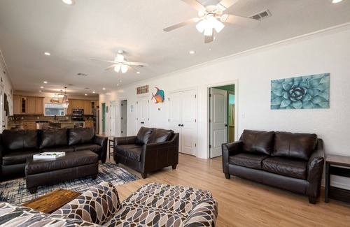 Crystal Beach House | Daze In The Sun 3 Bedroom Home by RedAwning