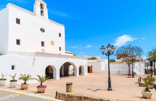 Cala Vadella Villa | Dazzling Ibiza Apartment | Apartment Charmy | 1 Bedroom Suite | Carrer de.