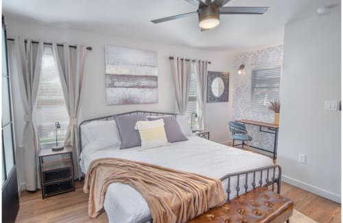 Southtown House | Dazzling 3 BR2 BA Home Near Downtown Tower Americas