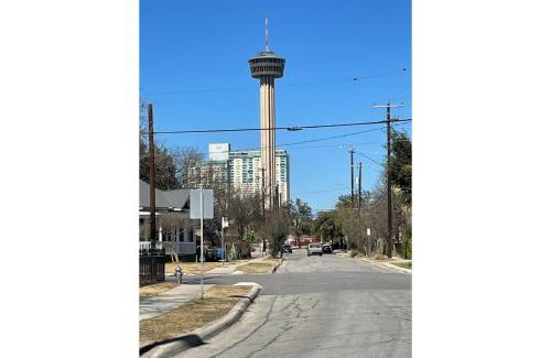 Southtown House | Dazzling 3 BR2 BA Home Near Downtown Tower Americas