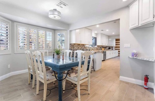 Spring Valley House | Dazzling 5 BR- 5 miles to LV Strip w Pool