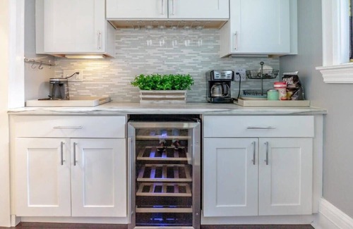 Shaw House | Dazzling 5BR Family Home + Garage /ABODEbucks