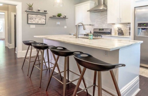Shaw House | Dazzling 5BR Family Home + Garage /ABODEbucks