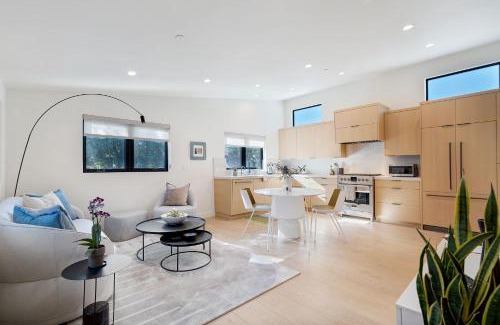 The Willows Apartment | Dazzling Modern Home Close to Downtown Palo Alto and Stanford