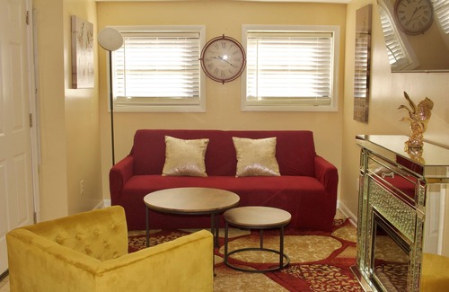 Shaw Apartment | DC Dwtn Apt. w/Modern Interior
