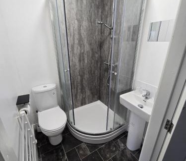 Brierfield Apartment | DDR House Room Only