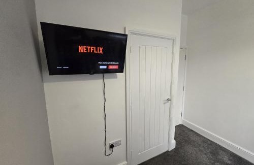 Brierfield Apartment | DDR House Room Only