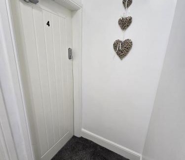 Brierfield Apartment | DDR House Room Only