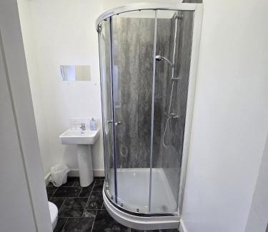 Brierfield Apartment | DDR House Room Only