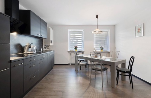 Bad Berneck im Fichtelgebirge Apartment | Apartment 'In Bad Berneck' with Shared Terrace and Wi-Fi