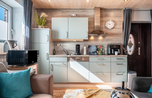 Blomberg Apartment | Apartment 'Mit Hund Blomberg Ostfriesl' with Private Terrace