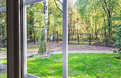 Bosgebied Hoenderloo House | De Bosuil by Interhome