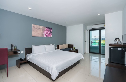 Nong Bon Hotel | De Botan Srinakarin Hotel & Residence
