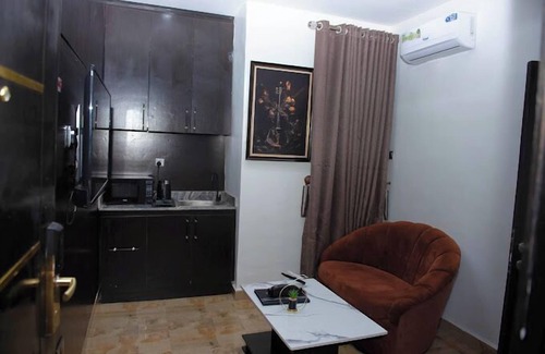 Enugu Hotel | De Bullion Hotels and Suites