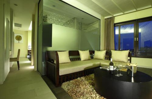 Thapae Hotel | De Chai Colonial Hotel & Spa - SHA Plus
