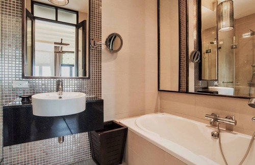 Thapae Hotel | De Chai Colonial Hotel & Spa