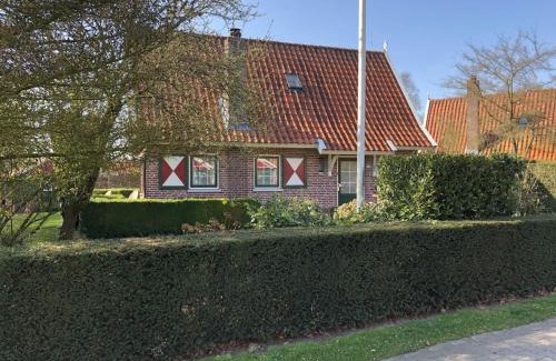 Lievelde House | De Goudvink 7-persoons, overdekte hottub en loungebank, finse sauna, wifi, sunshower