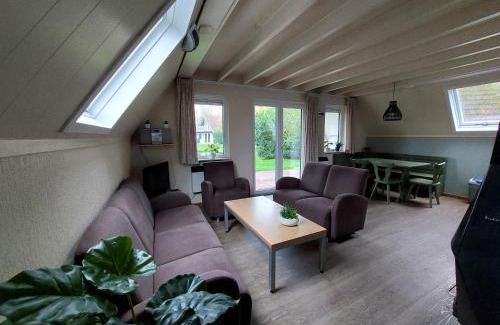 De Meene Resort | De Gouwe, 158 - aan visvijver, de beste visstek