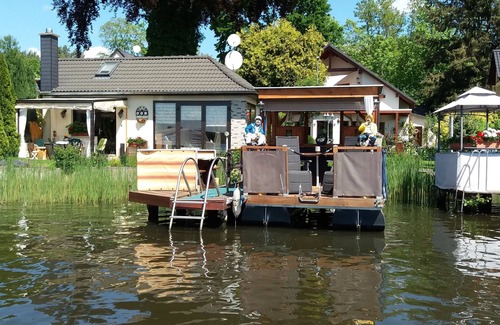 Zernsdorf House | Idyllic location directly on the lake (1.5 m) with its own jetty, seating area on the water