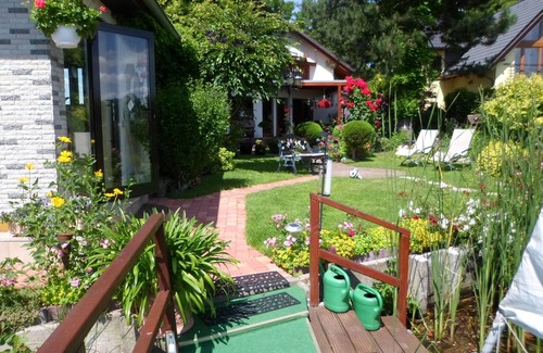 Zernsdorf House | Idyllic location directly on the lake (1.5 m) with its own jetty, seating area on the water