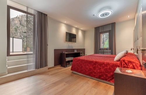Villarluengo Hotel | De La Trucha Hotel
