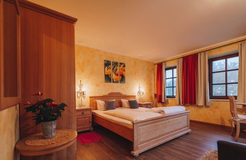 Neukirchen bei Sulzbach-Rosenberg Hotel | Neukirchner Hof