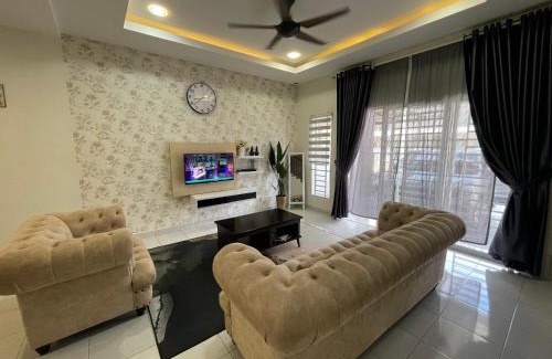 Lumut Resort | De’ Nuhir Homestay Teluk Senangin