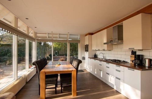 Ouddorp House | De Toekomst 126 quiet and privately located near the North Sea