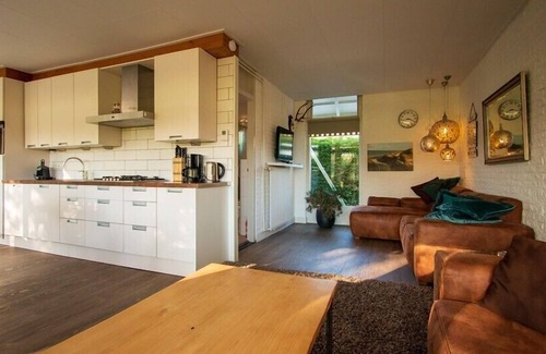 Ouddorp House | De Toekomst 126 quiet and privately located near the North Sea