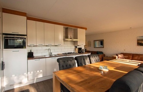 Ouddorp House | De Toekomst 126 quiet and privately located near the North Sea