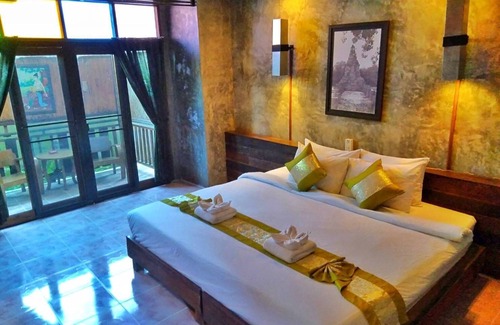 Tha Wang Tan Hotel | De Wiang Kum Kam