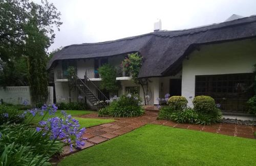 Bayswater House | De Witt'e Guest House
