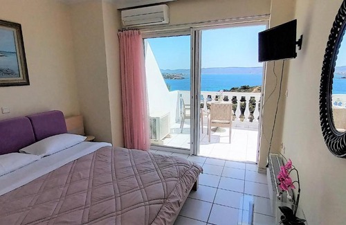 Kato Sounion Villa | Dea Del Mare complex in front of the sea.