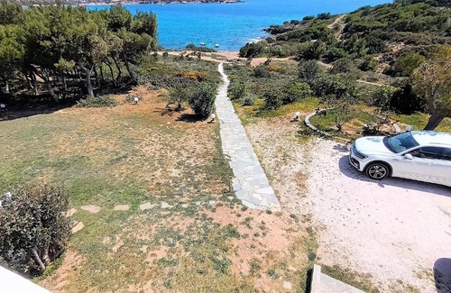 Kato Sounion Villa | Dea Del Mare complex in front of the sea.