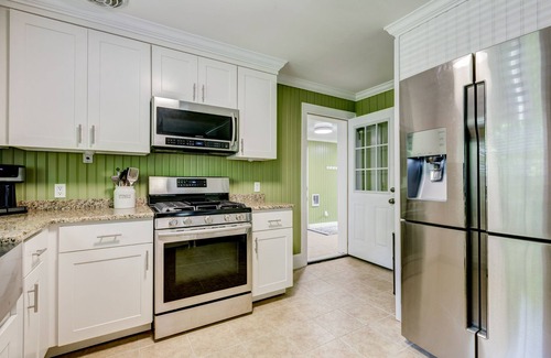 Winston - Salem House | Deacon Stays: The Idlewilde - Walk to WFU