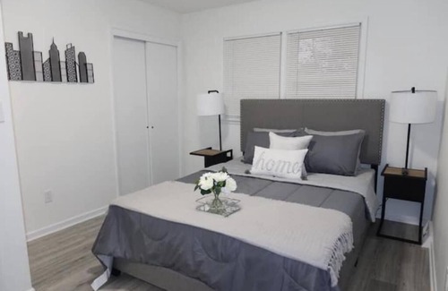 Newtonville Apartment | Dead end street apt in Colonie
