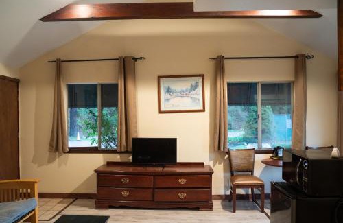 Garberville Resort | Dean Creek Resort