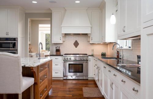 Cedar-Isles-Dean Villa | Dean Parkway Estate