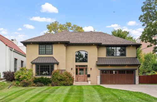 Cedar-Isles-Dean Villa | Dean Parkway Estate