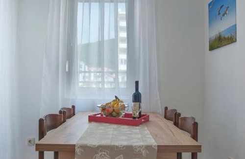Maini Apartment | Dean's Casa Apartment
